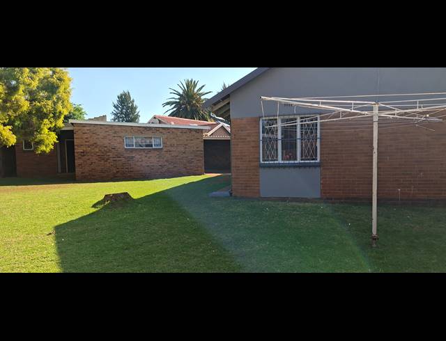 3 BEDROOM FREEHOLD TO LET IN EDELWEISS